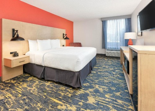 La Quinta by Wyndham Dallas - Las Colinas - image 25