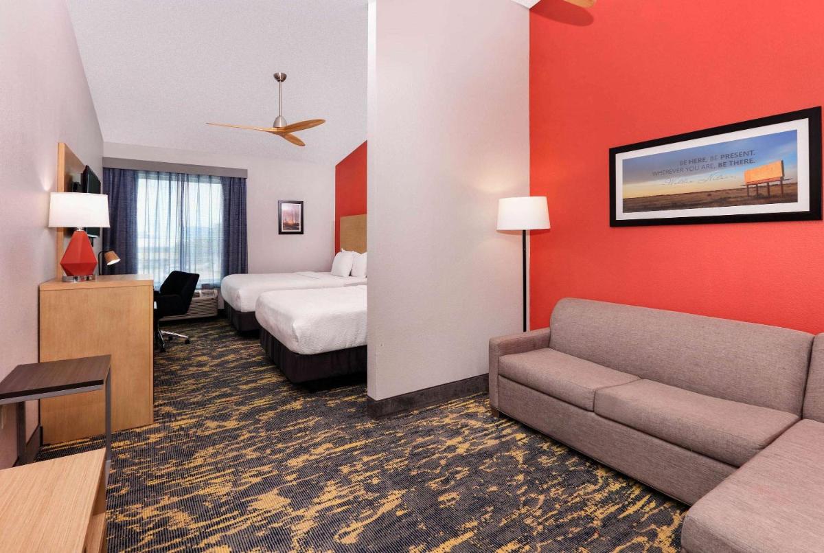 La Quinta by Wyndham Dallas - Las Colinas - image 3