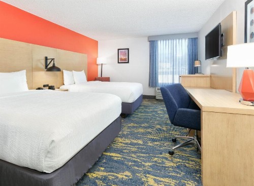 La Quinta by Wyndham Dallas - Las Colinas - image 8