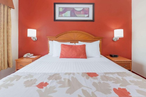 Hawthorn Suites Irving DFW South - image 19