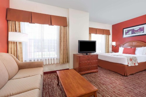 Hawthorn Suites Irving DFW South - image 40