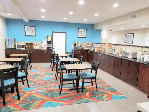 Hawthorn Suites Irving DFW South - image 8