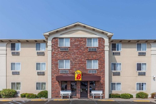 Super 8 by Wyndham Irving DFW Airport/South