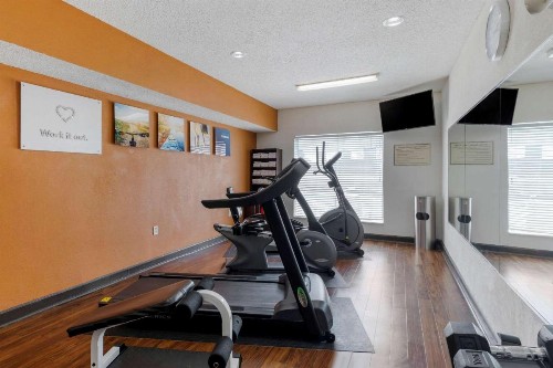 Comfort Suites DFW Airport - image 32