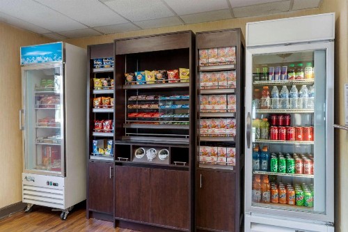 Comfort Suites DFW Airport - image 46