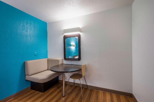 Motel 6-Irving TX - Irving DFW Airport East - image 17