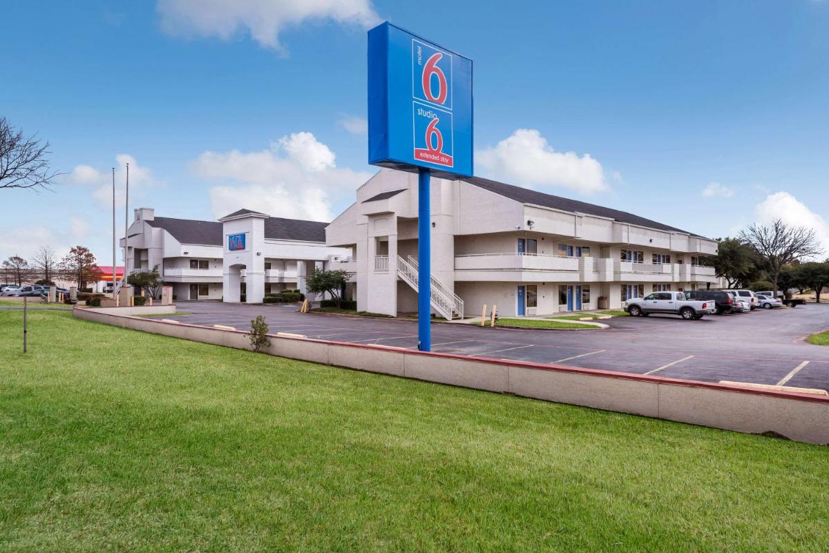 Motel 6-Irving TX - Irving DFW Airport East - image 3