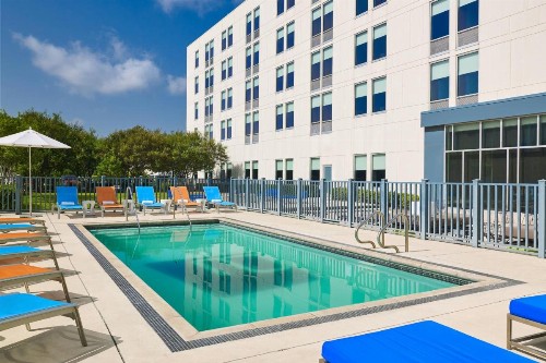 Aloft Hotel Las Colinas - image 10