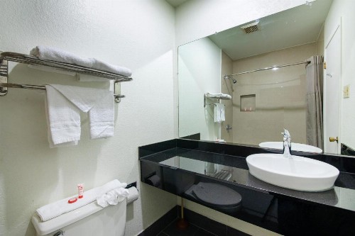 OYO Hotel Irving DFW Airport North - image 16