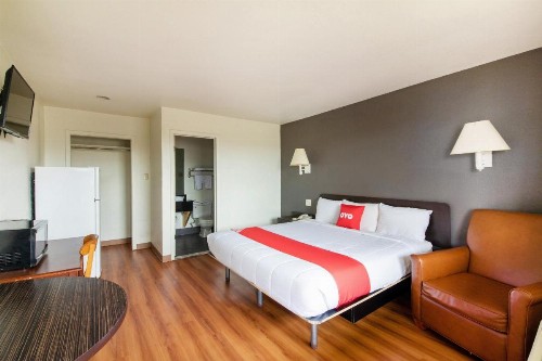 OYO Hotel Irving DFW Airport North - image 22