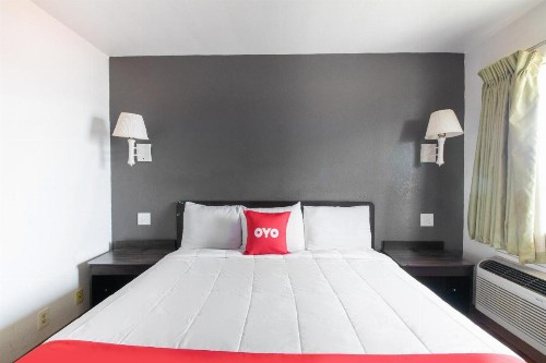 OYO Hotel Irving DFW Airport North - image 23
