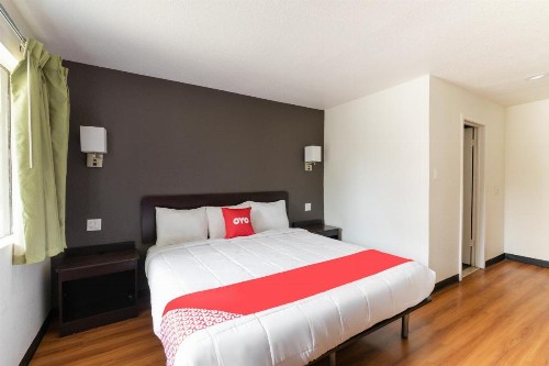 OYO Hotel Irving DFW Airport North - image 27