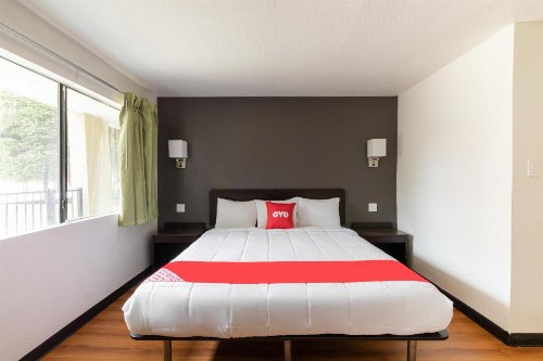 OYO Hotel Irving DFW Airport North - image 28
