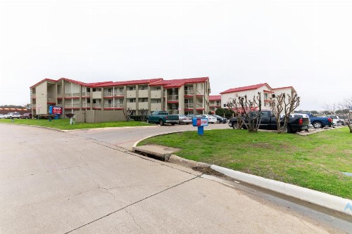 OYO Hotel Irving DFW Airport North - image 41