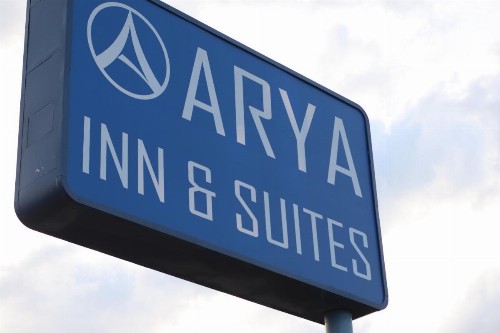 Arya Inn and Suites - image 2