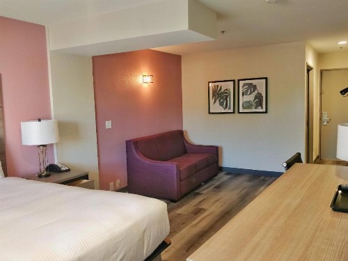 Arya Inn and Suites - image 4
