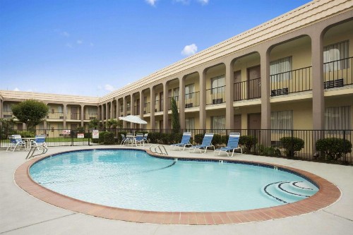 Days Inn by Wyndham Dallas Irving - image 3