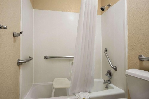 Days Inn by Wyndham Dallas Irving - image 5