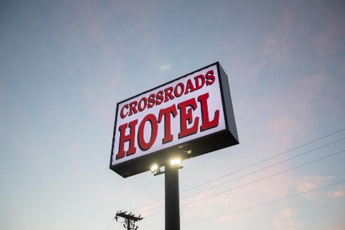 The Crossroads Hotel and Suites Irving - image 2