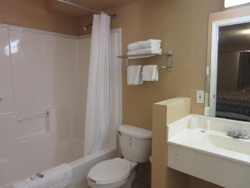The Crossroads Hotel and Suites Irving - image 24