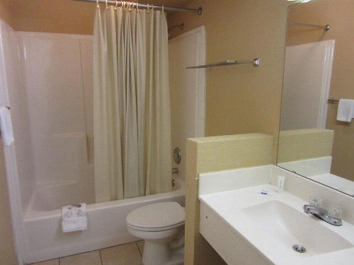 The Crossroads Hotel and Suites Irving - image 25