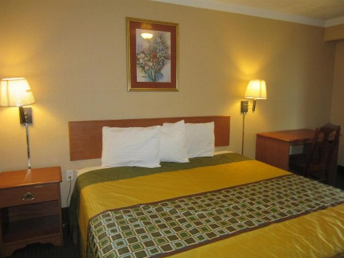 The Crossroads Hotel and Suites Irving - image 26