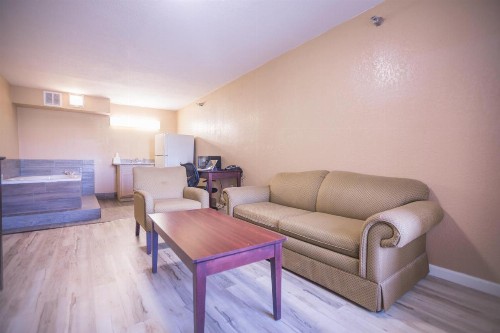 The Crossroads Hotel and Suites Irving - image 5