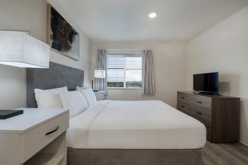 WaterWalk Dallas-Las Colinas - image 9