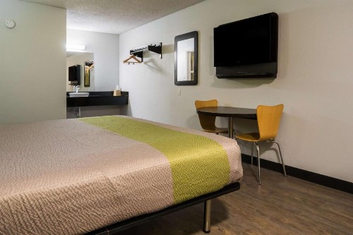 Motel 6 Irving - Loop 12 - image 10