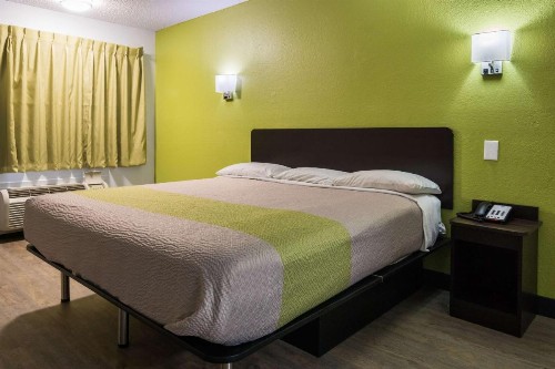 Motel 6 Irving - Loop 12 - image 11