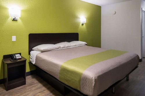 Motel 6 Irving - Loop 12 - image 12