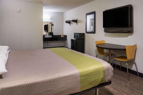 Motel 6 Irving - Loop 12 - image 13