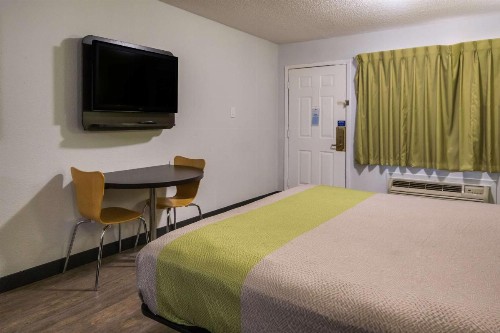 Motel 6 Irving - Loop 12 - image 15