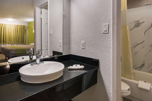 Motel 6 Irving - Loop 12 - image 22