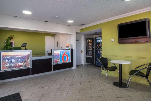 Motel 6 Irving - Loop 12 - image 23