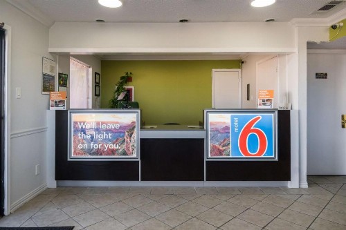 Motel 6 Irving - Loop 12 - image 24