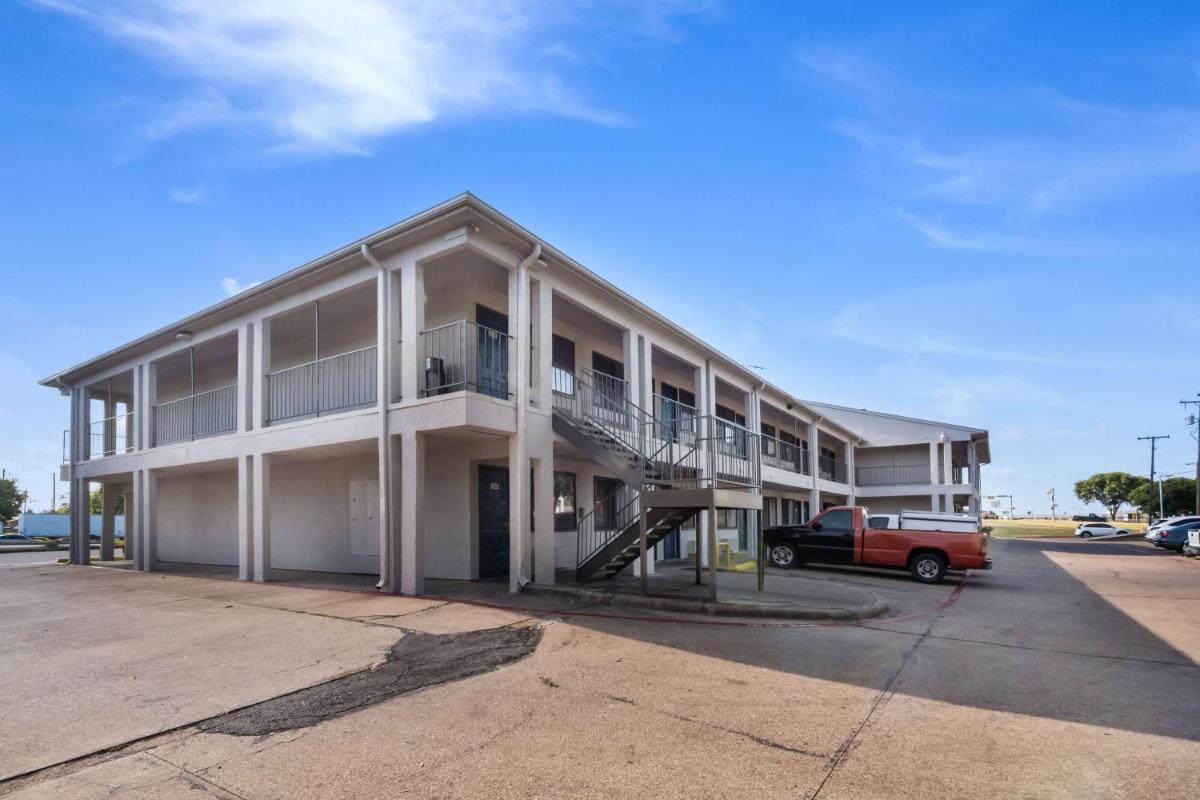Motel 6 Irving - Loop 12 - image 3