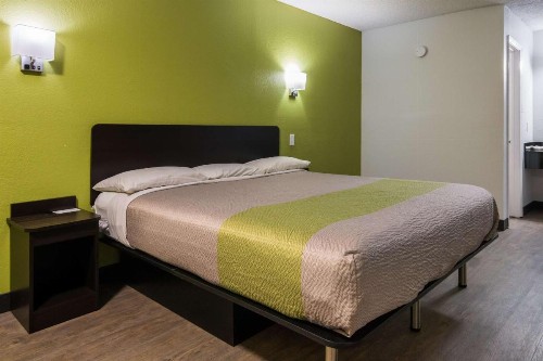 Motel 6 Irving - Loop 12 - image 9