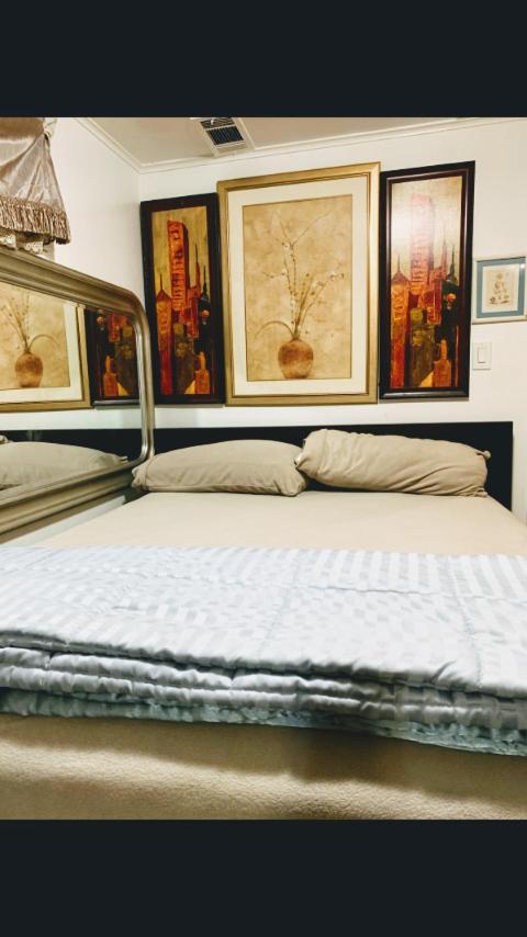 Studio Apartment - main image