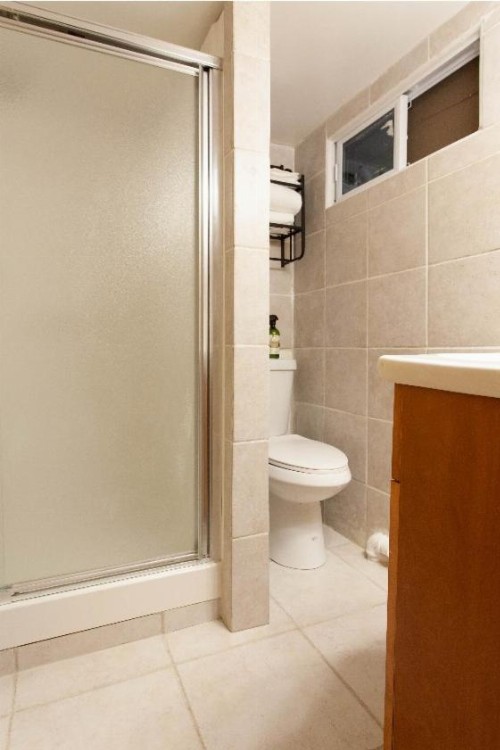 Studio Apartment - image 12