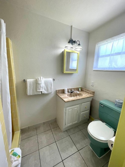 Coconut Cove Resort & Marina - image 26