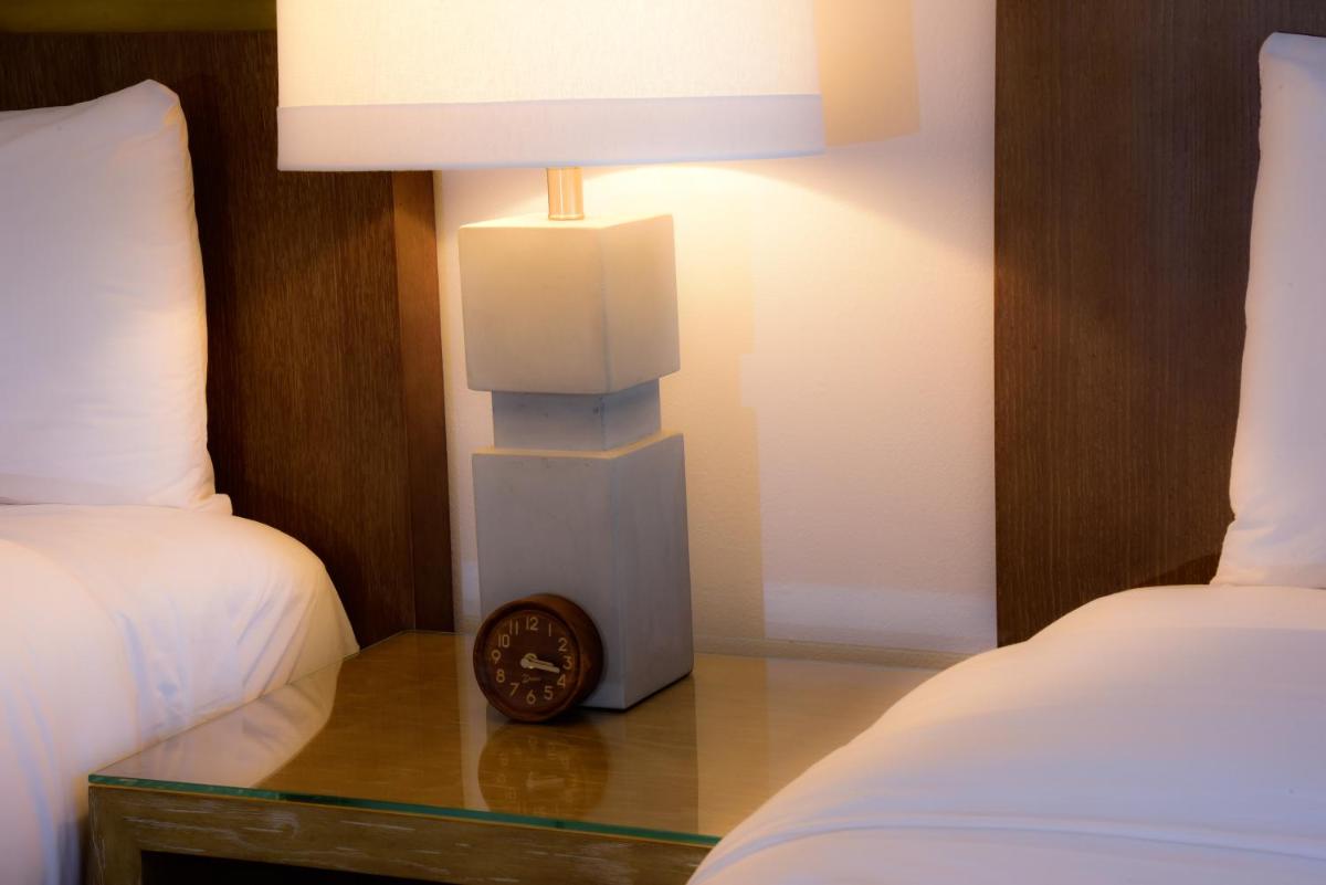 Sunset Inn - image 5