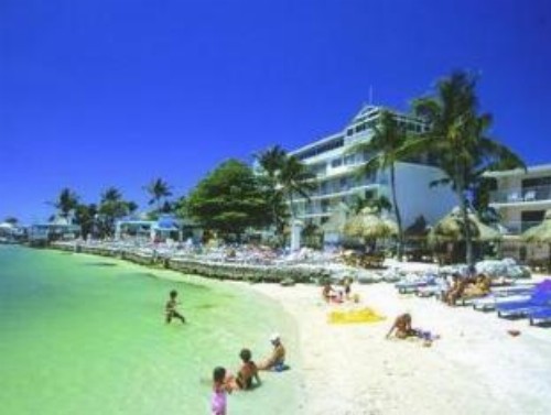Postcard Inn Beach Resort & Marina - image 2