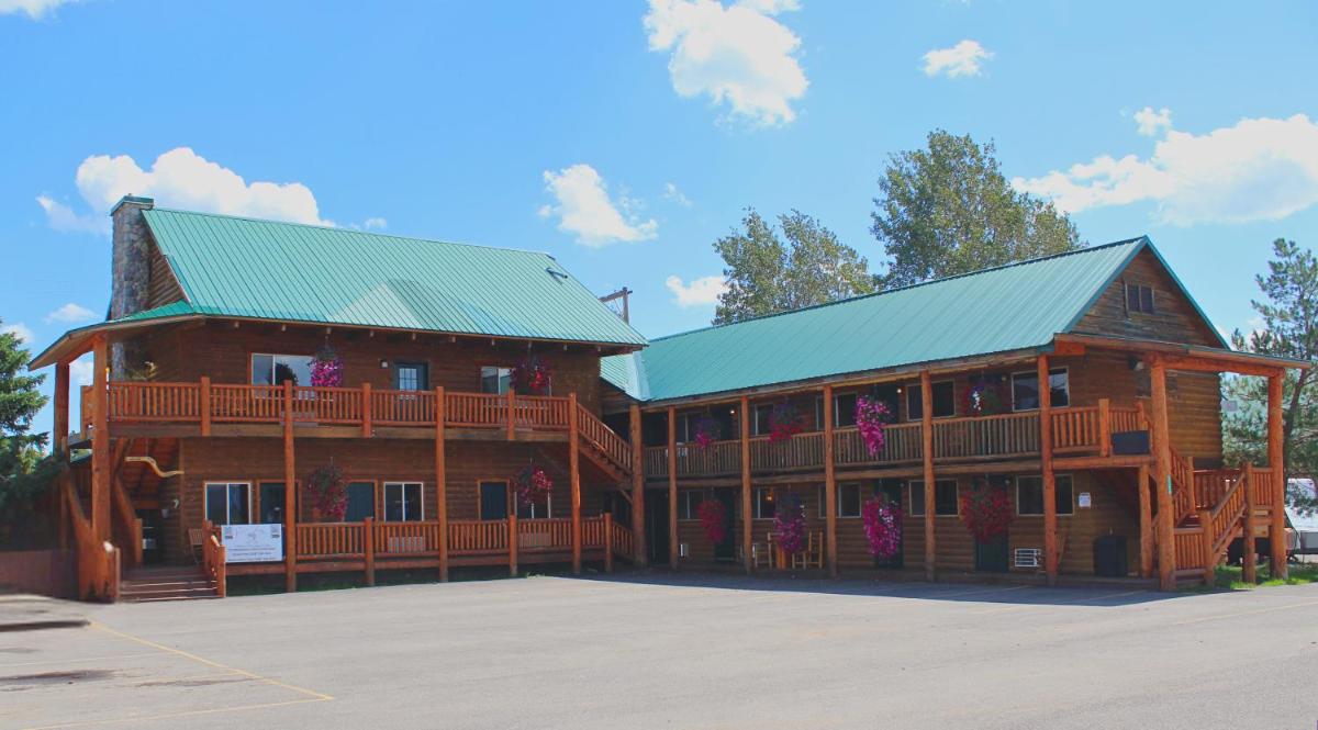 River Lodge - main image
