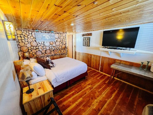 River Lodge - image 22
