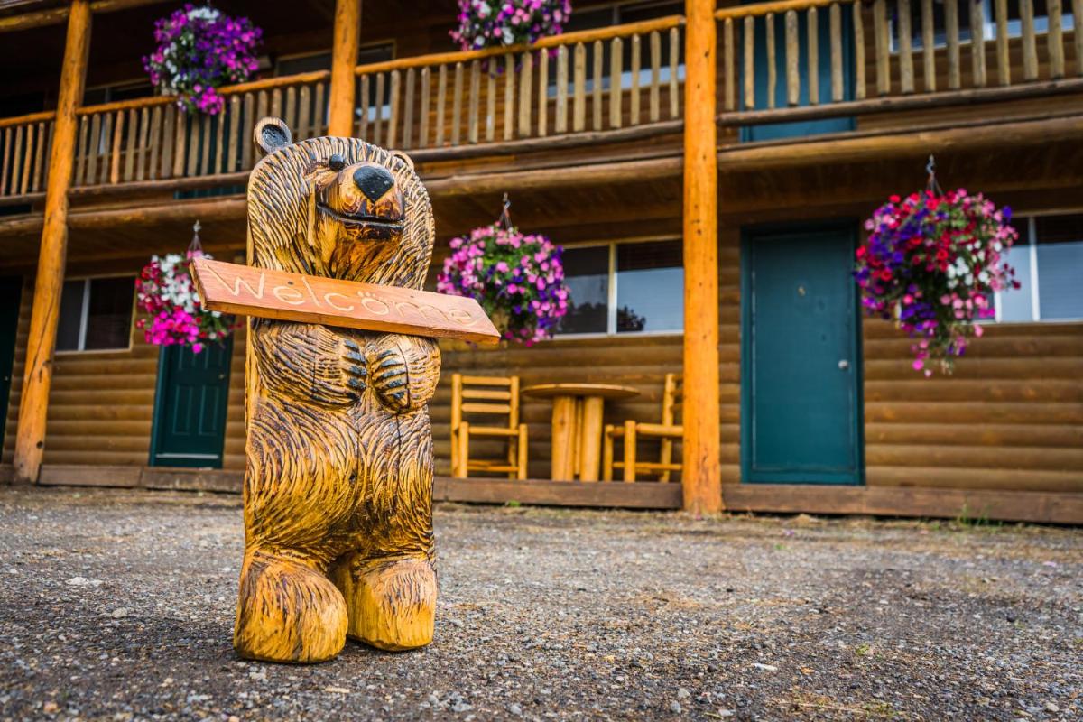 River Lodge - image 3