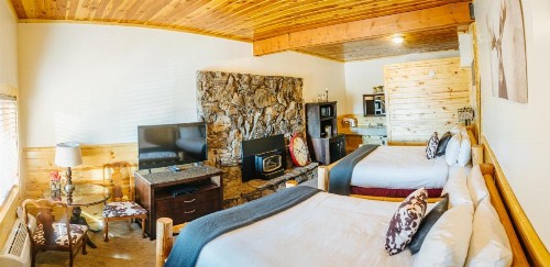 River Lodge - image 8
