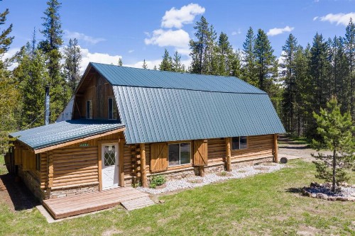 Grey Wolf Retreat by KABINO