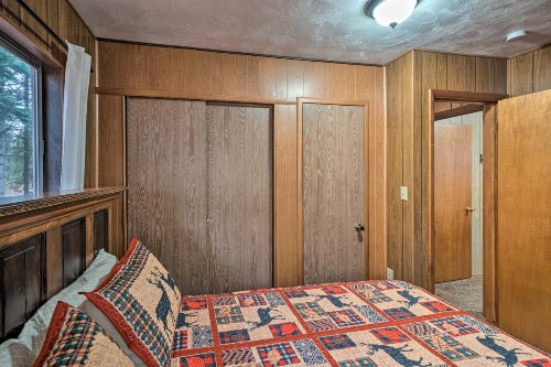 2 Cozy Cabins with Snowmobile Parking Near the Lake! - image 12