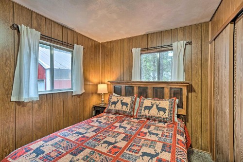 2 Cozy Cabins with Snowmobile Parking Near the Lake! - image 8